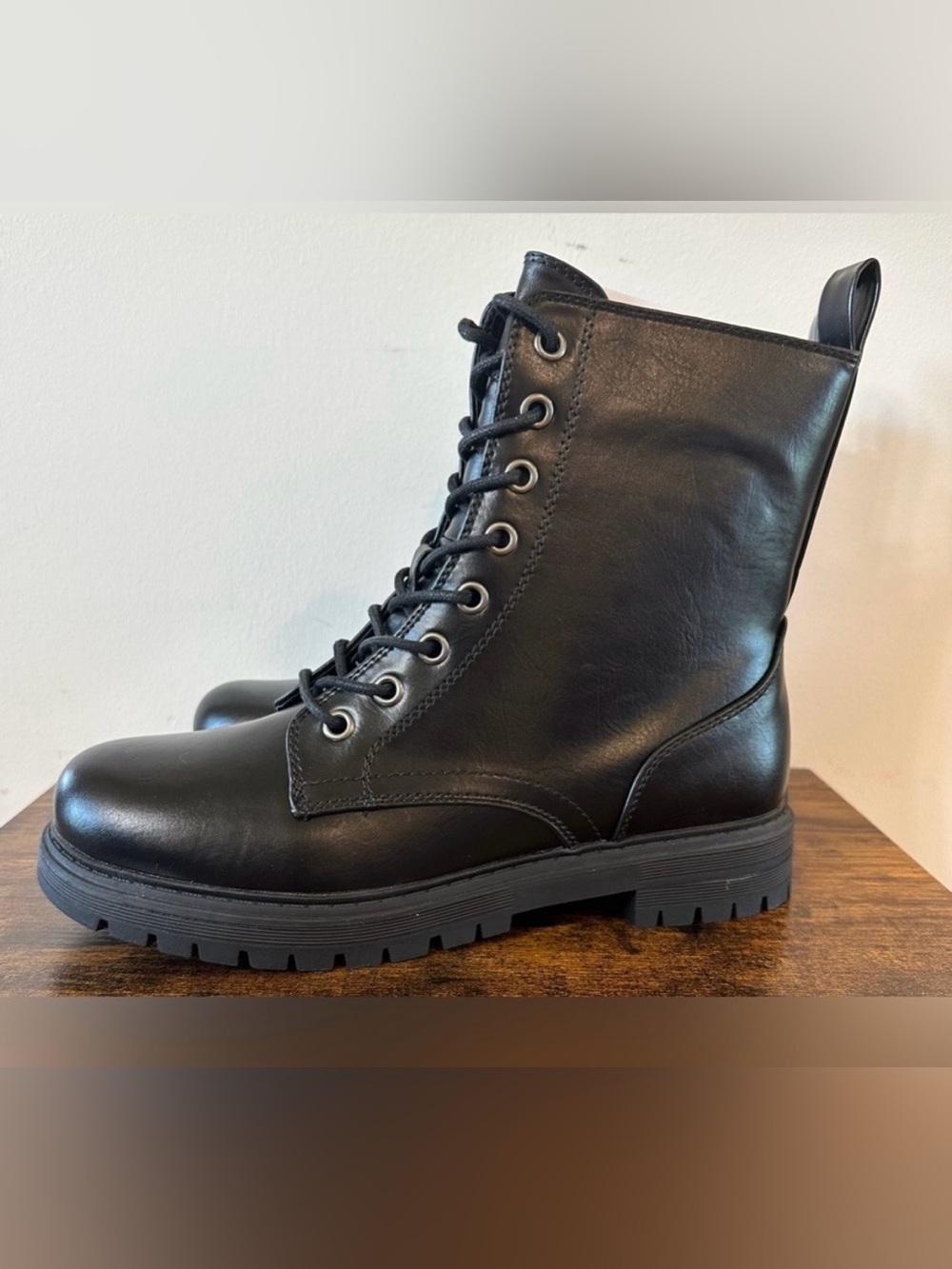 SO Women’s Black Reindeer Combat Boots NWT Size 6.5